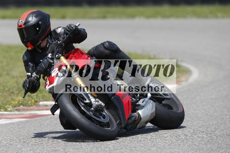 /27 12.06.2025 Ducati Schweiz Trackday Warmup  ADR/gelb-jeaune/32